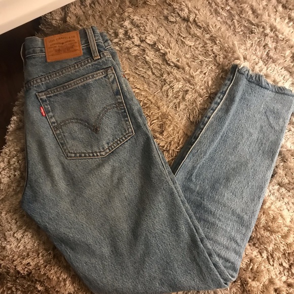 Wedgie Levis size 24 - Picture 2 of 8